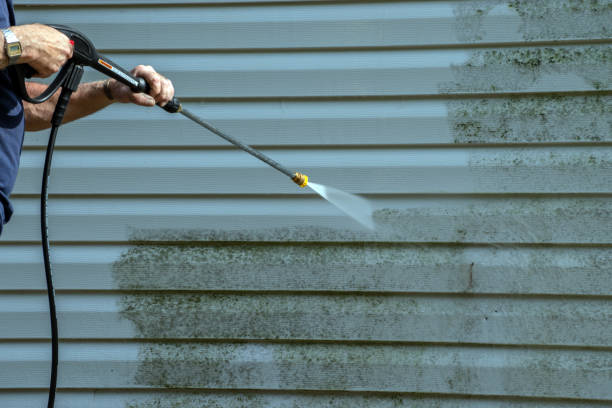 Best Pool Deck Cleaning  in Seneca, KS